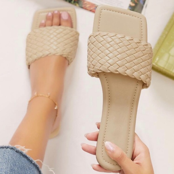 SHEIN Quilted Faux Leather Square Toe Women’s Sandals. Sz: 8 - Picture 3 of 4